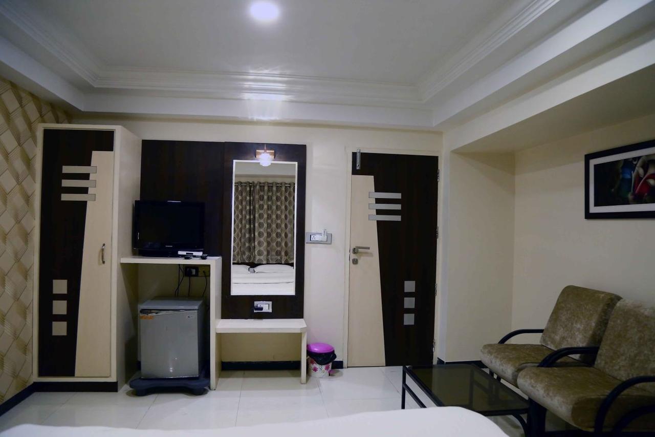 Hotel Regency Jamnagar Luaran gambar