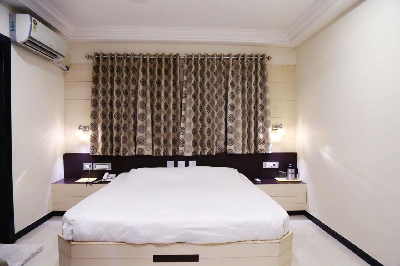 Hotel Regency Jamnagar Luaran gambar