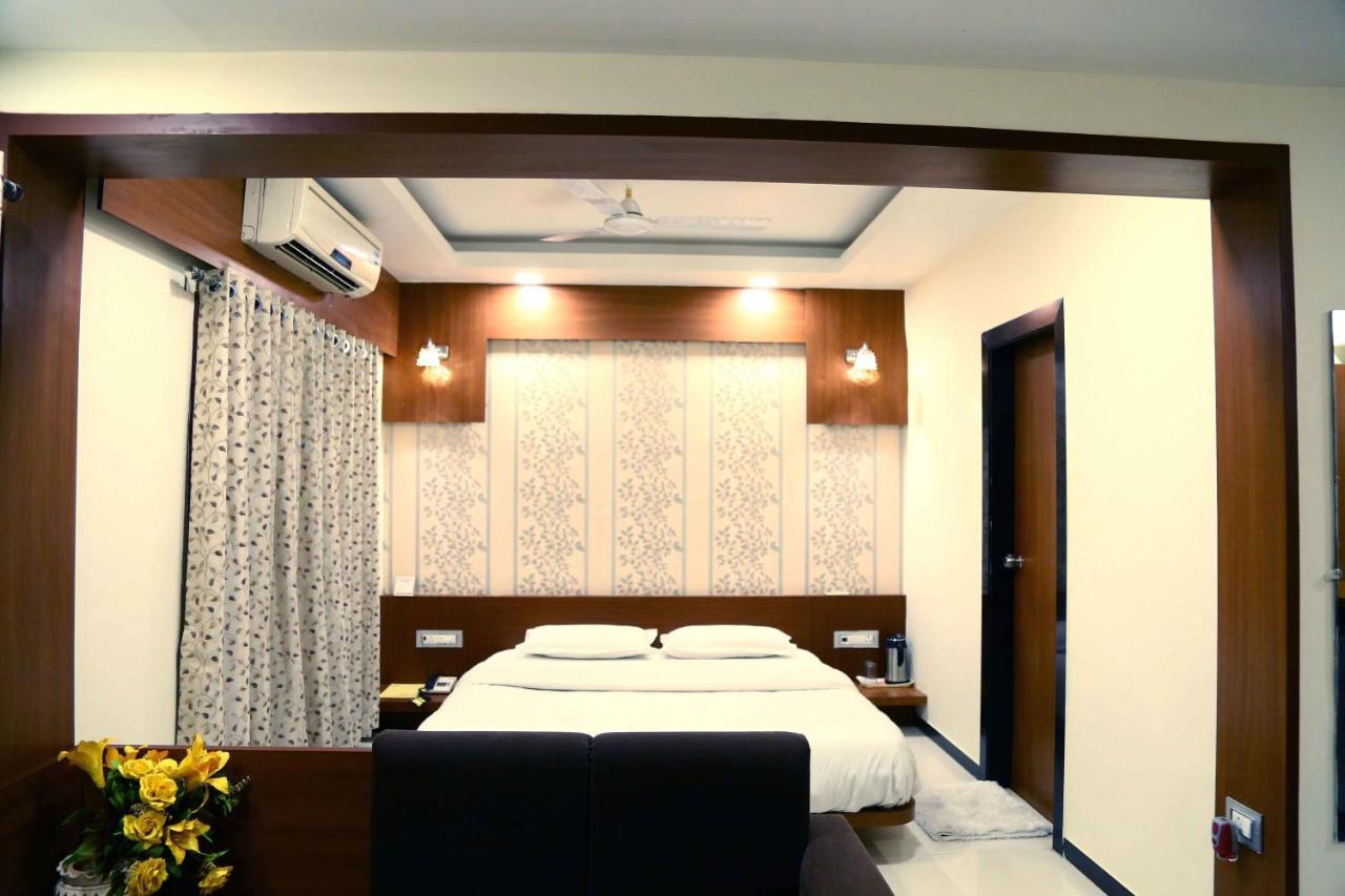 Hotel Regency Jamnagar Luaran gambar