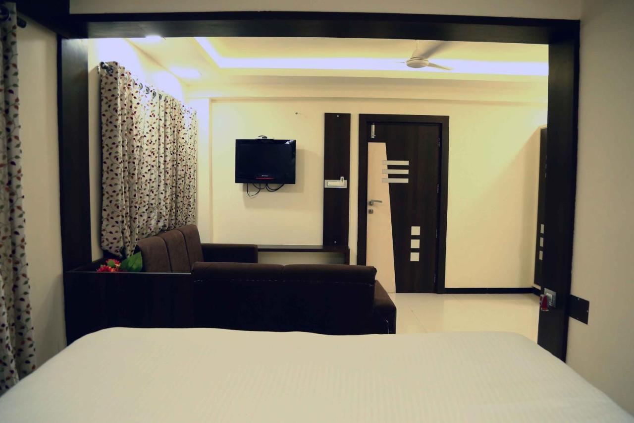 Hotel Regency Jamnagar Luaran gambar